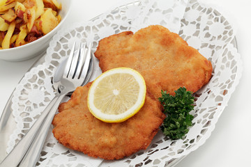 Wiener Schnitzel mit Röstkartoffeln