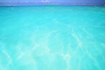 Fototapeta na wymiar Karaiby woda turkus wysokiej horyzont