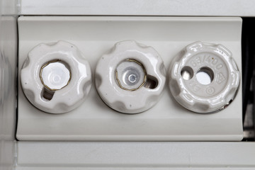 Bilder und Videos suchen: schraubsicherung