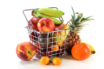 Früchte-Mix im Einkaufskorb