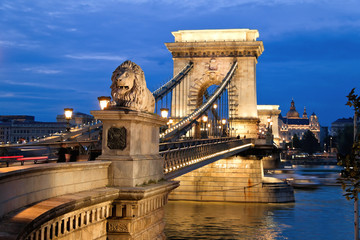 Hongrie, Budapest, Pont des Chaînes. Paysage urbain