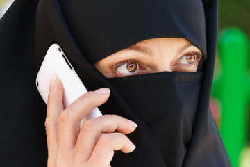 Symbolfoto Islam. Muslimische, verschleierte Frau