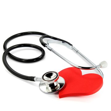 Stethoskop und rotes Herz