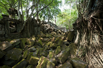 Fototapeta na wymiar Ruins of Beng Melea Temple