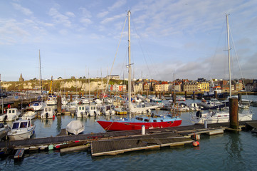 Fototapeta na wymiar Port w Dieppe