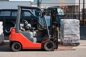 フォークリフト