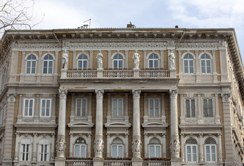 Fototapeta na wymiar Palazzo a Trieste