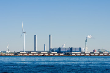 風力発電と火力発電所