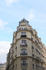 Fototapeta na wymiar Immeuble de standing à Paris