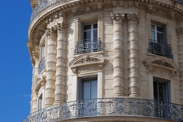 façade de caractere