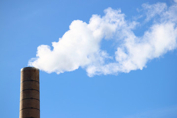 Rauch aus einem Schornstein