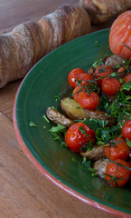 Kirschtomaten mit Kartoffeln