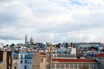 Fototapeta na wymiar Kościół Sacre-Coeur na Montmartre