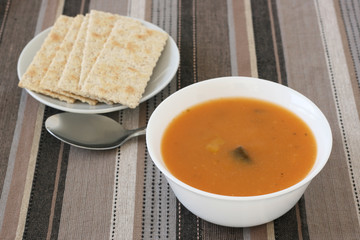 pumpkin soup with crackers