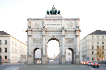 Fototapeta na wymiar Leopold ulica Monachium i Brama Zwycięstwa