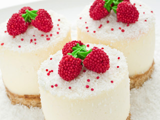 Sour cream cheesecakes