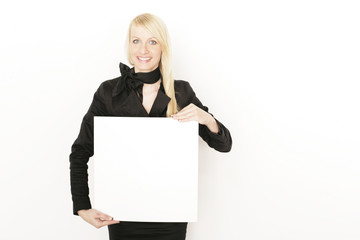 Frau mit Schild