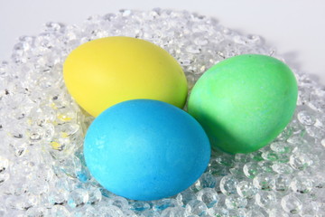 drei Ostereier