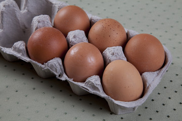 Eier im Eierkarton, H&uuml;hnereier