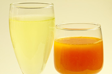 Orangensaft und Vitamin Getränk