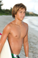 Surfer evaluates the waves