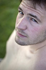 beau jeune homme modèle séduction modèle mâle sexy sérieux