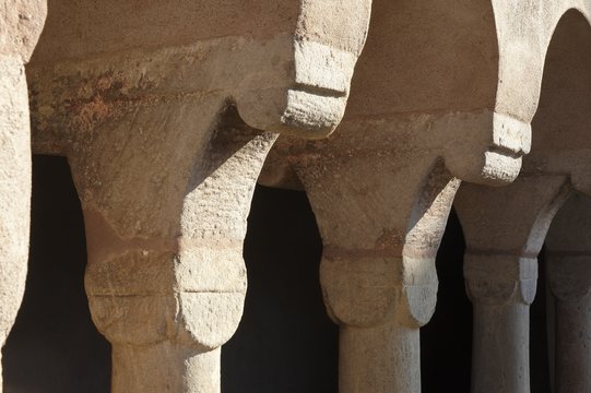 clo&icirc;tre roman d'epfig en alsace