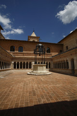 Foligno, abbazia di Sassovivo, il chiostro