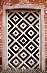 Black and white geometrical pattern door