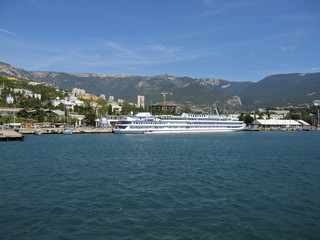 Naklejka premium Big cruise passenger ship, Yalta