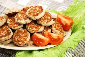 Gemüse und Buletten