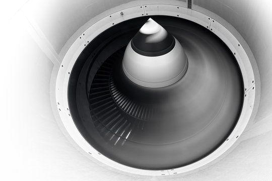 Motor de avi&oacute;n a m&aacute;xima potencia