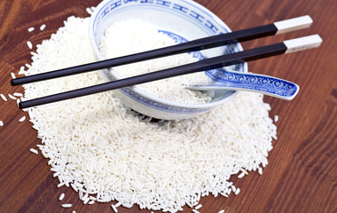 Reis, Chinaschale und Stäbchen #1