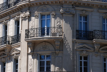 façade de caractere