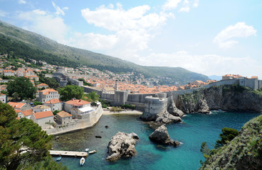 Fototapeta na wymiar Remparts maritimes de Dubrovnik vues de la forteresse Laurent