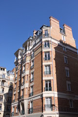 Fototapeta na wymiar Immeuble du quartier Saint-Lambert à Paris