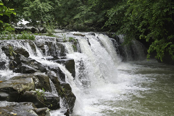 riviere et cascade à l ile maurice