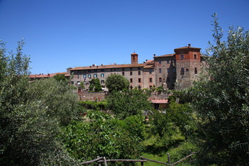 Fototapeta na wymiar Paciano, średniowieczne miasteczko w Umbrii
