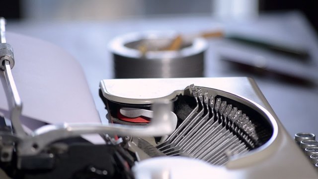 macchina da scrivere meccanica