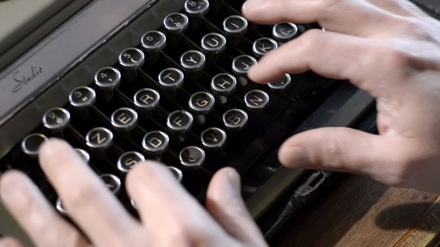 macchina da scrivere vecchia