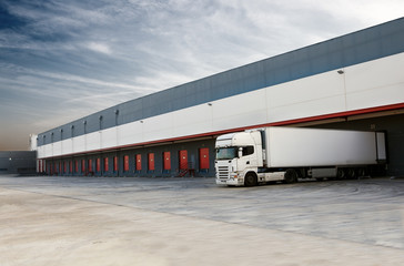 muelles de carga y camion