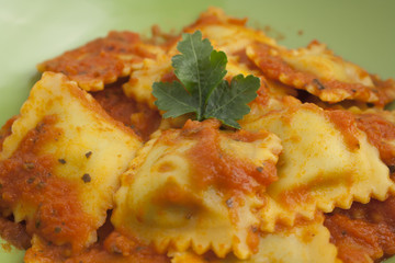 ravioli al sugo