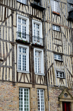 Les maisons de la Place des Lices à Rennes