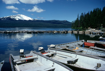 Fototapeta na wymiar Diamond Lake, Oregon