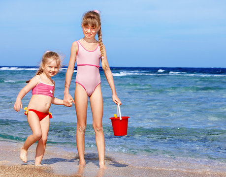 nude kids beach 