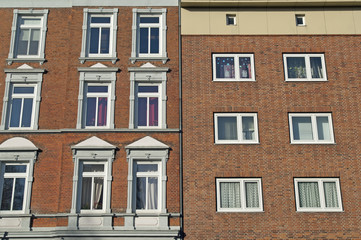Fototapeta na wymiar Fassade eines Wohngebäudes in Kiel, Deutschland