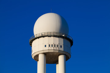 Radarturm - Nahaufnahme