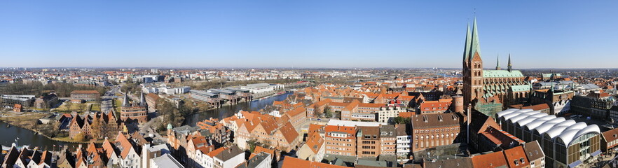 Naklejka na ściany i meble Panorama Altstadt Lübeck