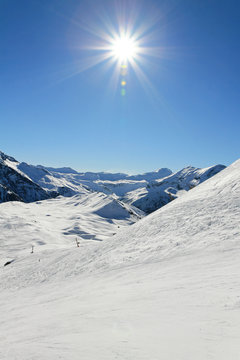 piste de ski au soleil