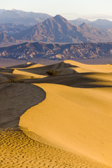 Stovepipe Wells sand dunes, Death Valley National Park, Californ © Richard Semik